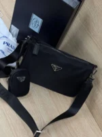 Мужская сумка мессенджер Prada чёрного цвета, артикул 347765 — фото 2
