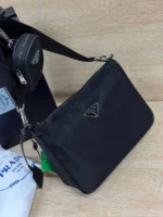 Мужская сумка мессенджер Prada чёрного цвета, артикул 347765 — фото 3