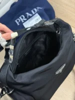 Мужская сумка мессенджер Prada чёрного цвета, артикул 347786 — фото 7
