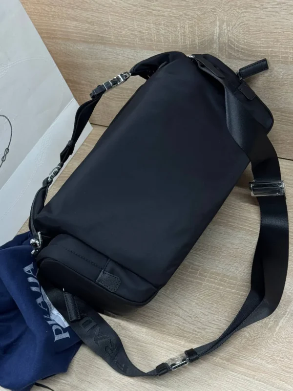 Сумка мессенджер PRADA — фото 2