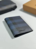 Мужская обложка Burberry тёмно-синего цвета, артикул 347837 — фото 3