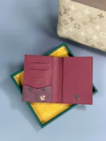 Мужская обложка Louis Vuitton бордового цвета, артикул 347856 — фото 3