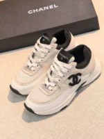 Женские кроссовки Chanel белого цвета, артикул 347968