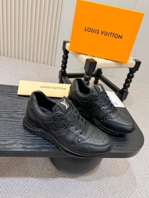 Мужские кроссовки Louis Vuitton чёрного цвета, артикул 348330
