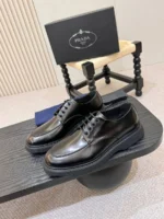 Мужские дерби Prada чёрного цвета, артикул 348346 — фото 3