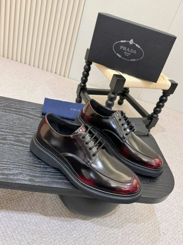 Мужские дерби Prada бордового цвета, артикул 348347