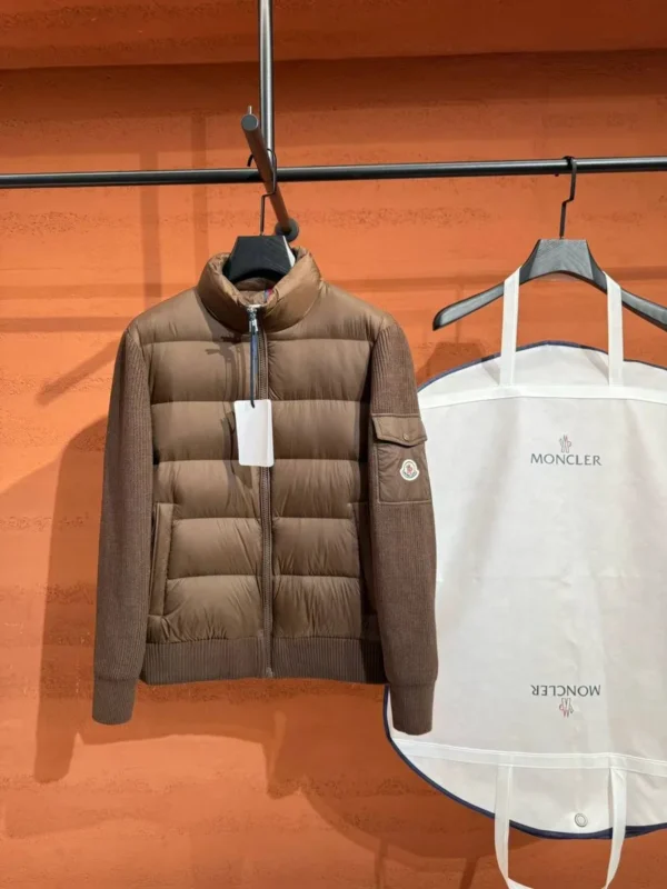 Мужская куртка Moncler коричневого цвета, артикул 348354