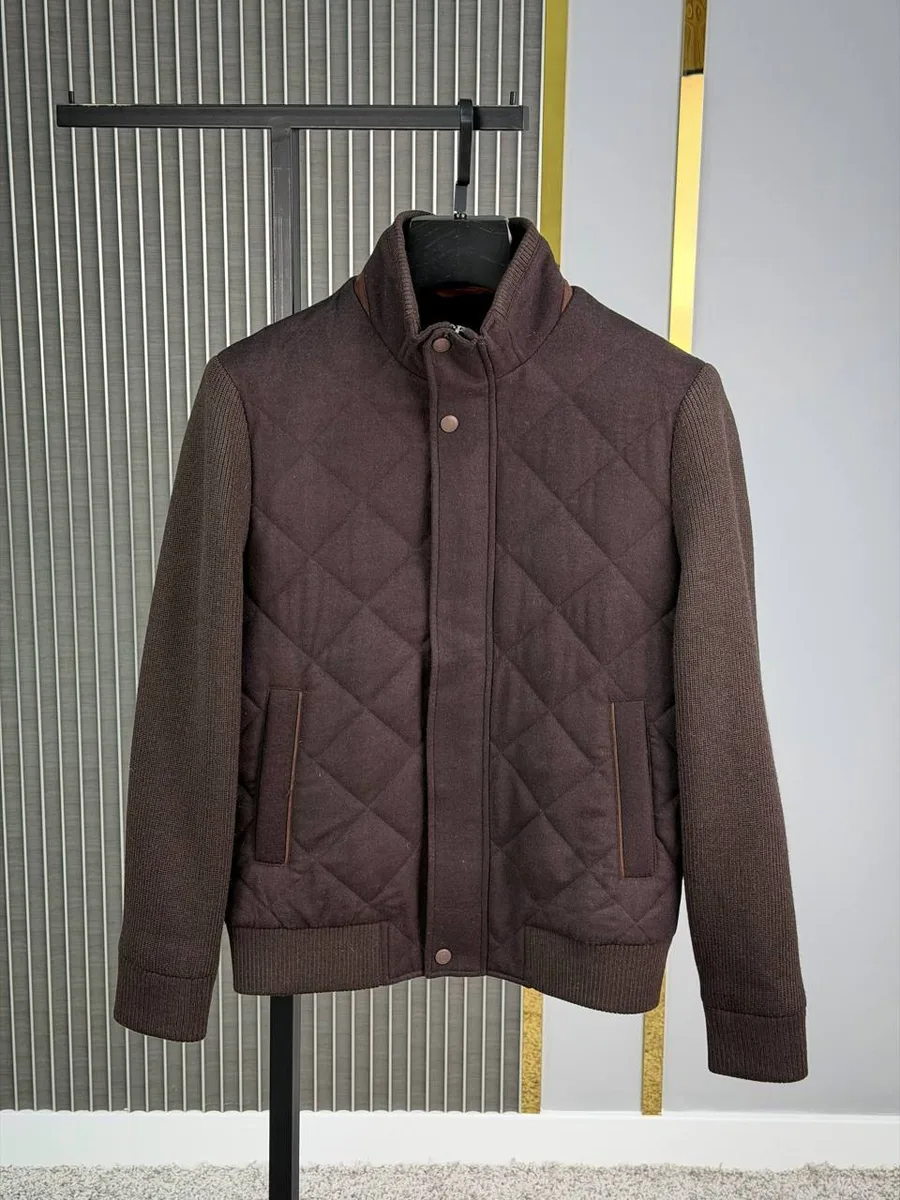 348396_1 Мужская куртка Brioni коричневого цвета, артикул 348396