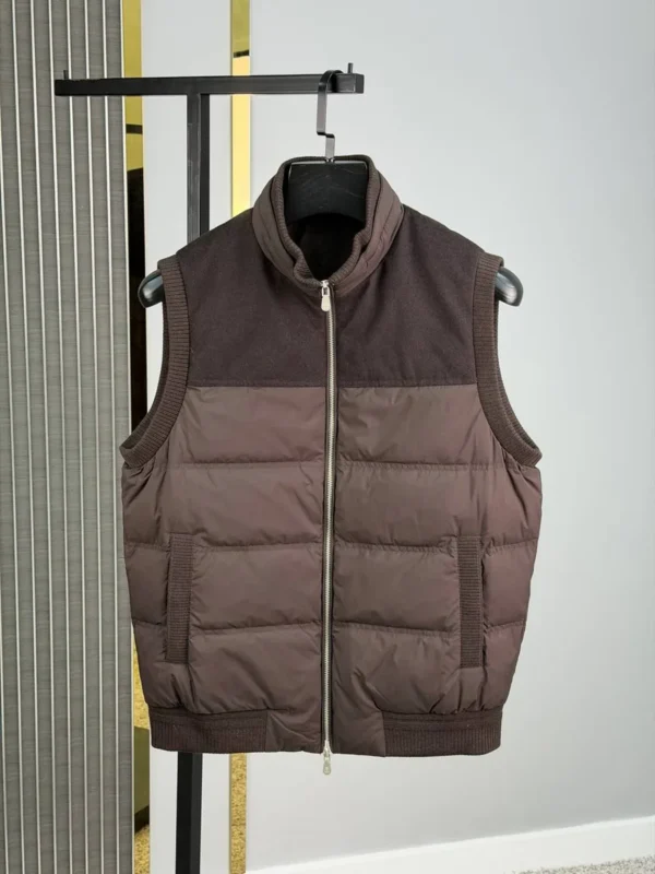 Мужская безрукавка Brunello Cucinelli коричневого цвета, артикул 348422
