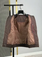 Мужская безрукавка Brunello Cucinelli коричневого цвета, артикул 348422 — фото 3