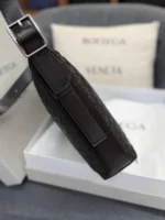 Мужская сумка мессенджер Bottega Veneta коричневого цвета, артикул 348621 — фото 3