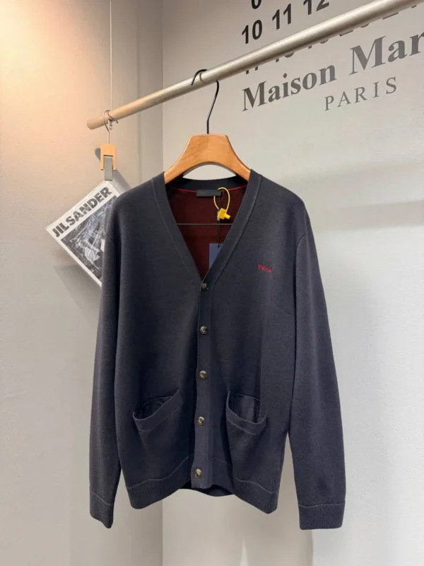 Мужской кардиган Prada чёрного цвета, артикул 348717