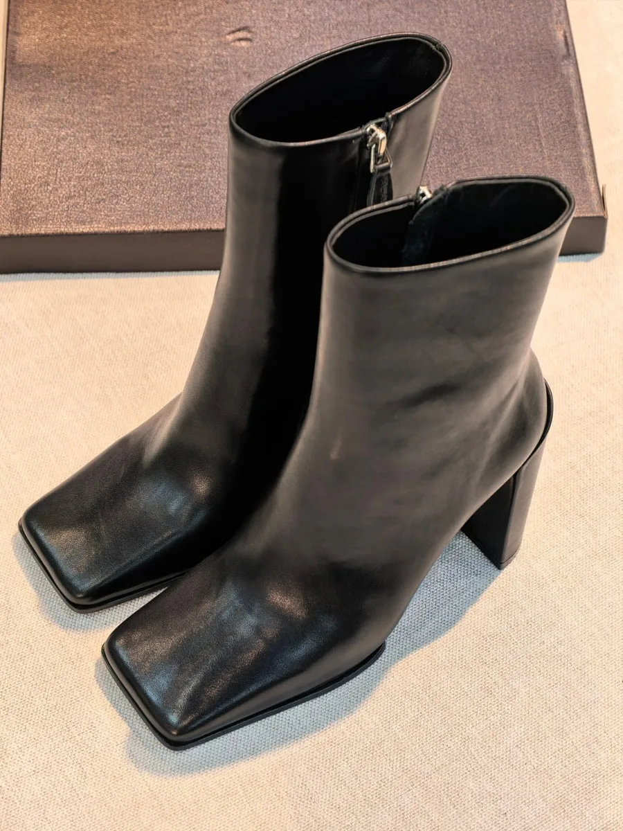348800_1 Женские ботильоны Alaia чёрного цвета, артикул 348800