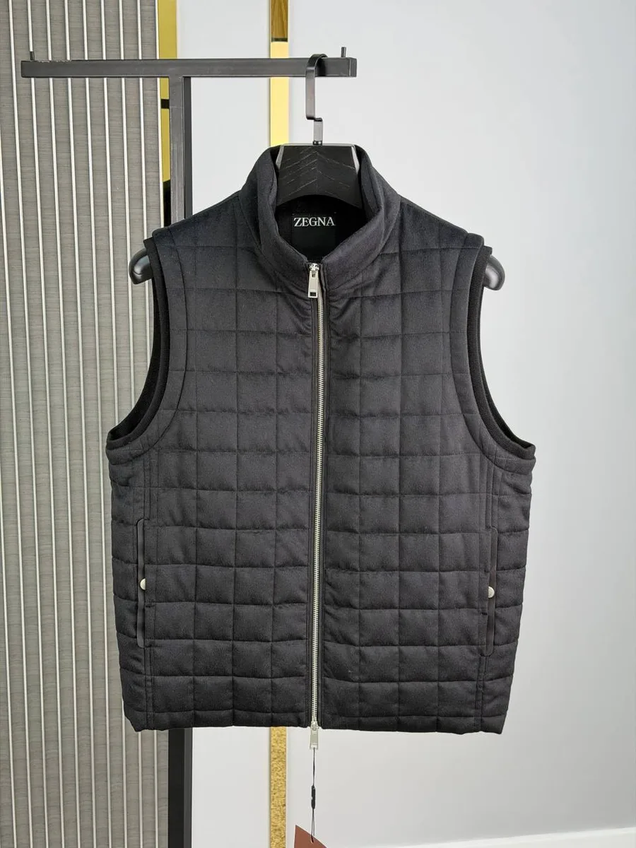 348956_1 Мужская безрукавка Zegna чёрного цвета, артикул 348956