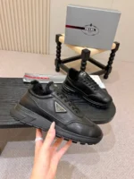 Мужские кроссовки Prada чёрного цвета, артикул 348971 — фото 6