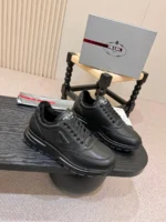 Мужские кроссовки Prada чёрного цвета, артикул 348972
