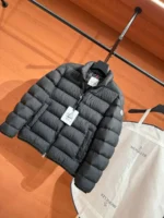 Мужская куртка Moncler чёрного цвета, артикул 348706 — фото 3