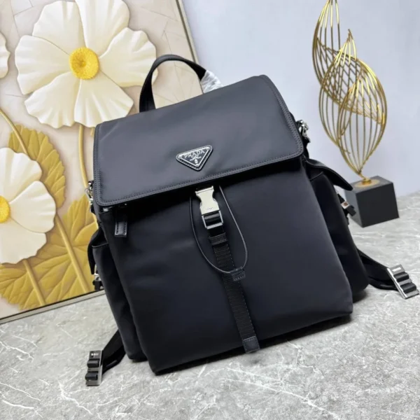 Мужской рюкзак Prada чёрного цвета, артикул 348744