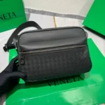 Мужская сумка мессенджер Bottega Veneta чёрного цвета, артикул 348738