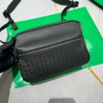 Мужская сумка мессенджер Bottega Veneta чёрного цвета, артикул 348738 — фото 3