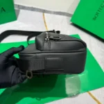 Мужская сумка мессенджер Bottega Veneta чёрного цвета, артикул 348738 — фото 6
