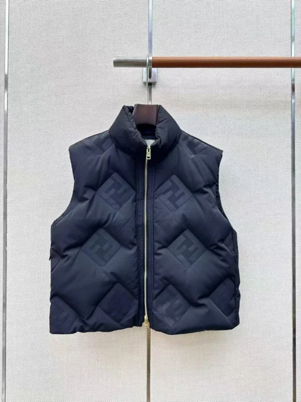 Безрукавка FENDI