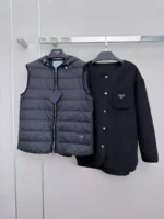Женская безрукавка Prada чёрного цвета, артикул 348827