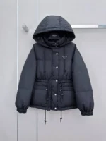 Женская куртка Prada чёрного цвета, артикул 348824