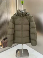 Мужская безрукавка Burberry цвета хаки, артикул 348626