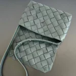 Мужская сумка мессенджер Bottega Veneta цвета хаки, артикул 348676 — фото 7