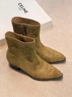 Женские казаки Celine коричневого цвета, артикул 348775