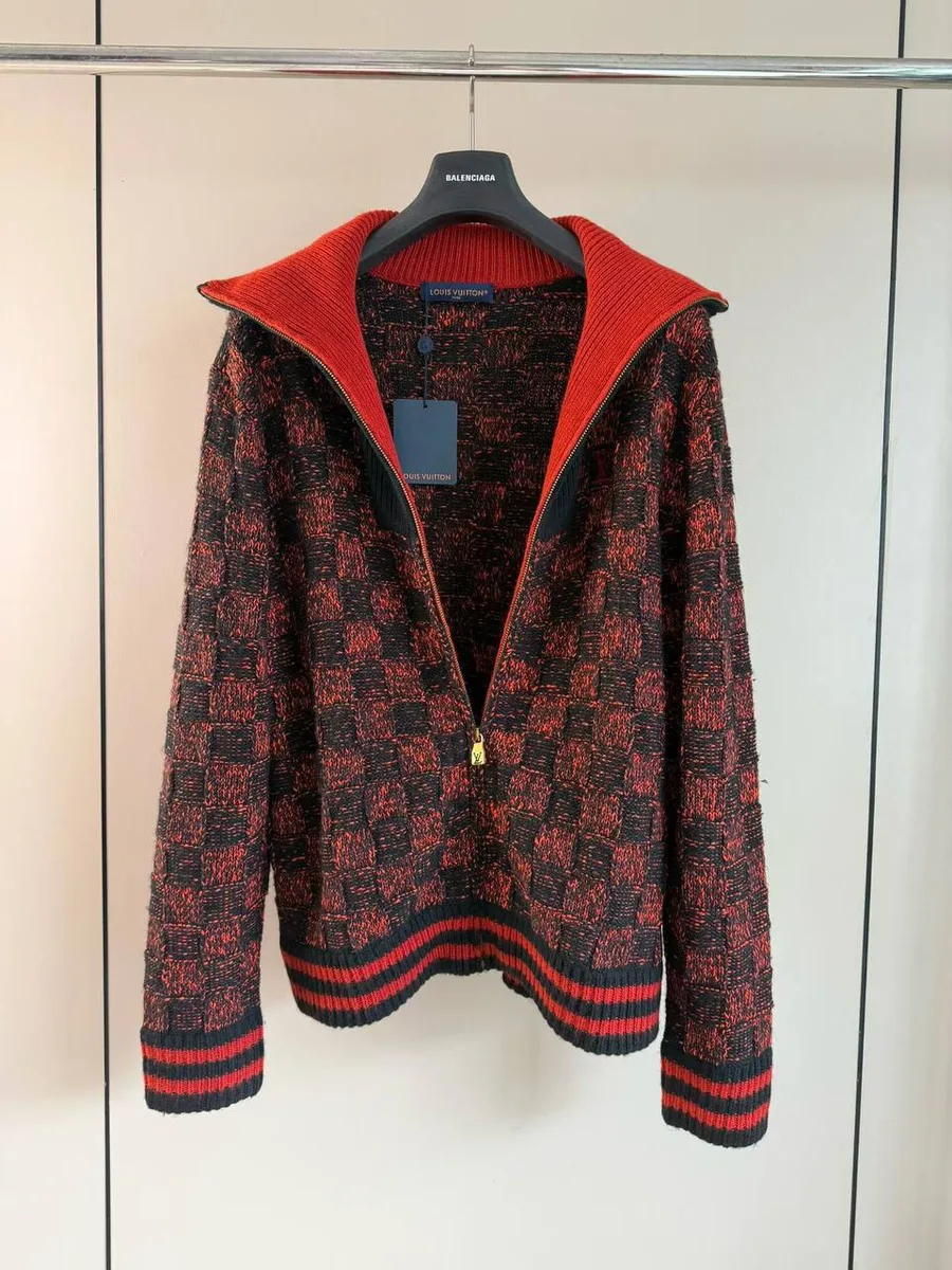 348632_1 Мужской кардиган Louis Vuitton красного цвета, артикул 348632