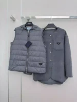 Женская безрукавка Prada серого цвета, артикул 348828