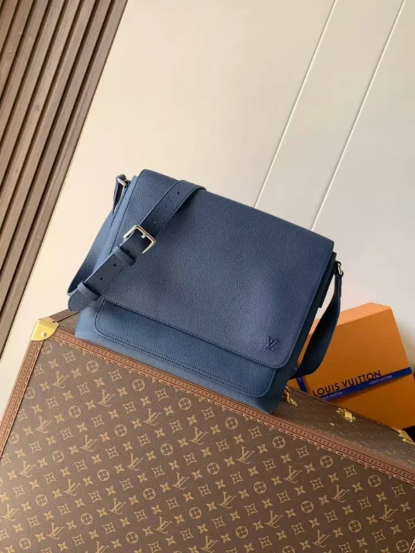 Сумка мессенджер LOUIS VUITTON